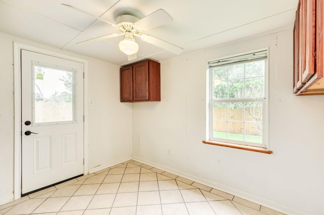 105 Sugar Cane Trace, Lake Jackson, TX 77566