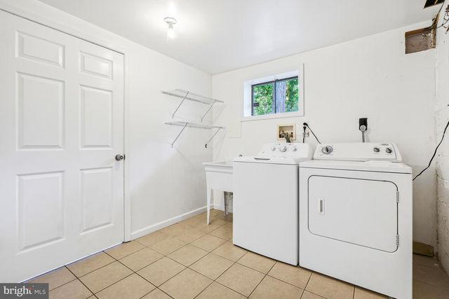 9017 SAINT ANDREWS PL, College Park, MD 20740