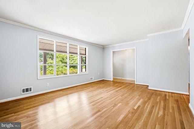 9017 SAINT ANDREWS PL, College Park, MD 20740