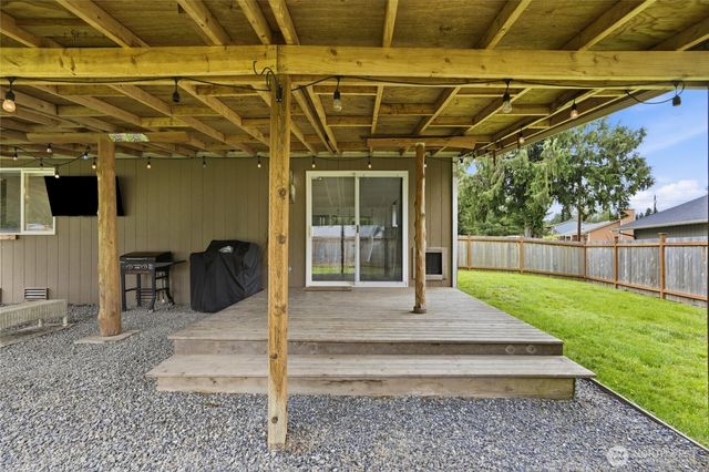 17019 120th Place NE, Arlington, WA 98223