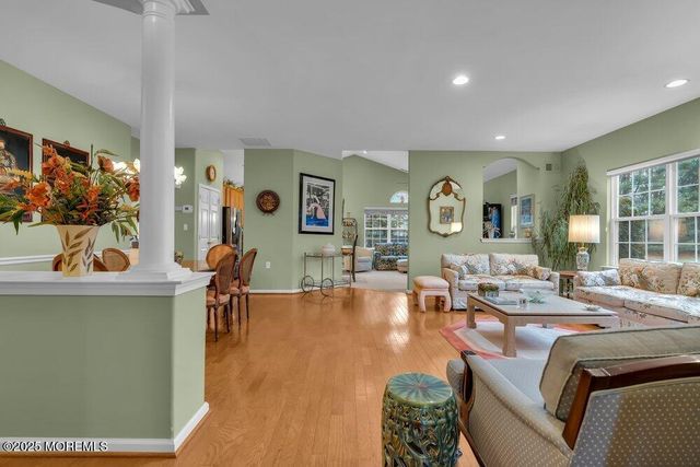 54 Drayton Road, Manchester, NJ 08759