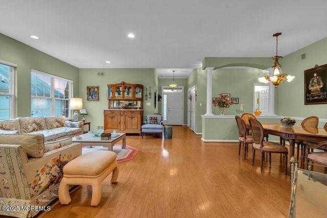 54 Drayton Road, Manchester, NJ 08759