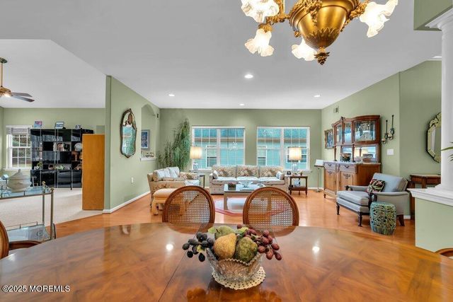 54 Drayton Road, Manchester, NJ 08759