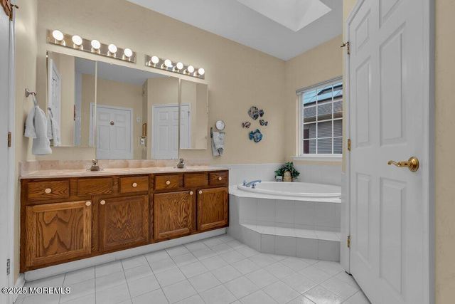 54 Drayton Road, Manchester, NJ 08759