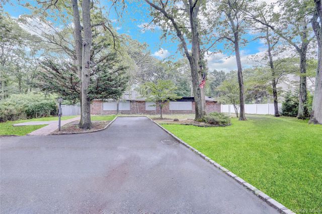 53 Chestnut Street, Mount Sinai, NY 11766