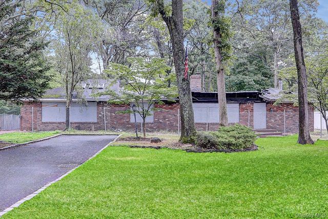 53 Chestnut Street, Mount Sinai, NY 11766