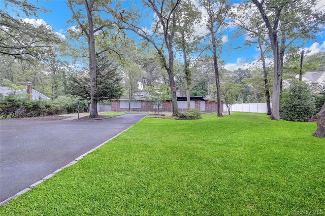 53 Chestnut Street, Mount Sinai, NY 11766