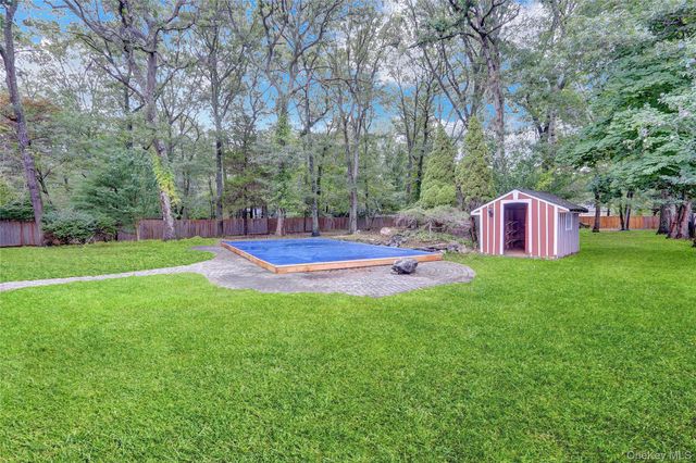 53 Chestnut Street, Mount Sinai, NY 11766