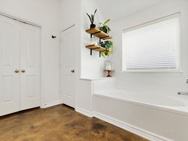 111 Petes Court, Ponder, TX 76259