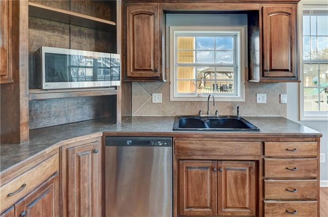 3705 N 153rd Street, Basehor, KS 66007