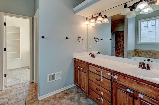 3705 N 153rd Street, Basehor, KS 66007