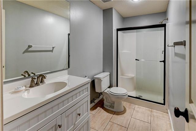 3705 N 153rd Street, Basehor, KS 66007