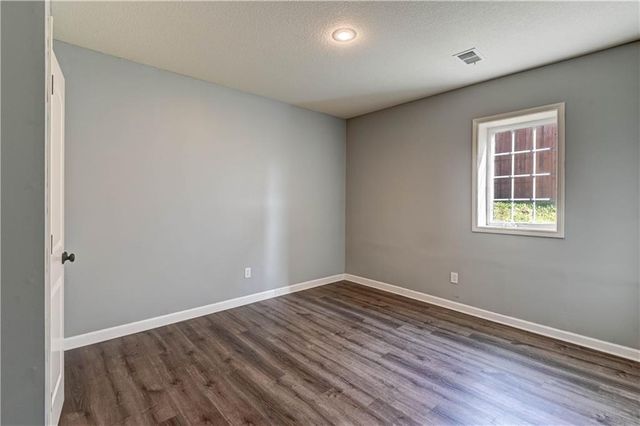 3705 N 153rd Street, Basehor, KS 66007