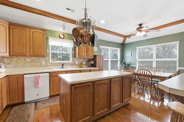 9207 Mockingbird Hills Ct, Bon Aqua, TN 37025
