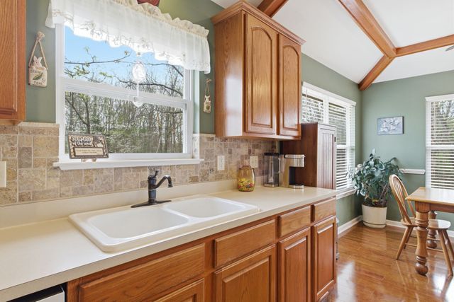 9207 Mockingbird Hills Ct, Bon Aqua, TN 37025