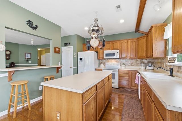 9207 Mockingbird Hills Ct, Bon Aqua, TN 37025
