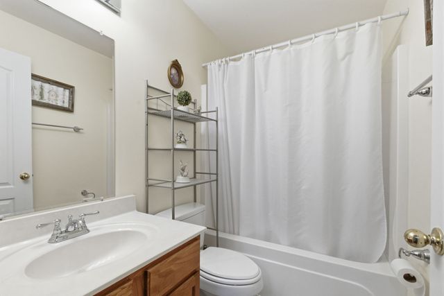 9207 Mockingbird Hills Ct, Bon Aqua, TN 37025