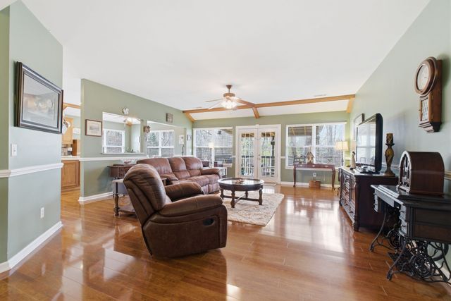 9207 Mockingbird Hills Ct, Bon Aqua, TN 37025