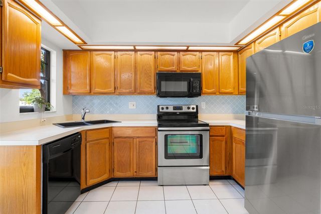 2668 BENTLEY DRIVE, Palm Harbor, FL 34684
