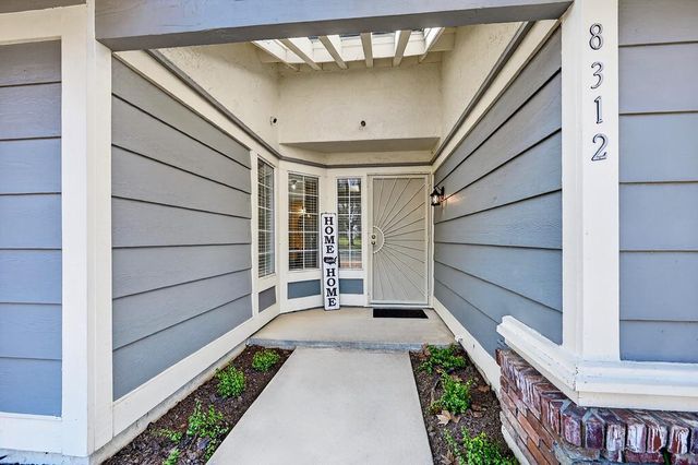 8312 Fintown Ct, Sacramento, CA 95828