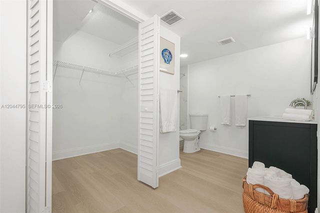 445 NE 195th St 326, Miami, FL 33179