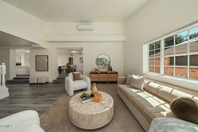 3359 Mills Avenue, La Crescenta, CA 91214
