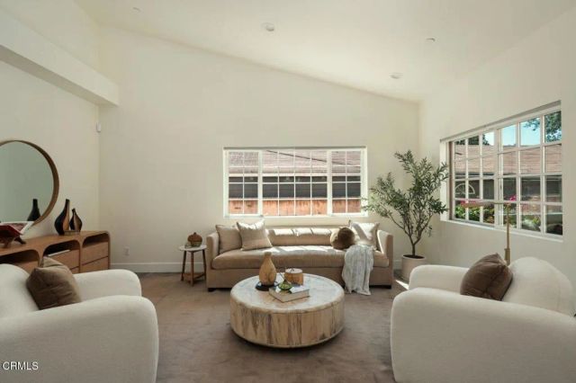 3359 Mills Avenue, La Crescenta, CA 91214