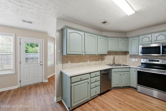 1112 Wood Glen Dr, Frankfort, KY 40601