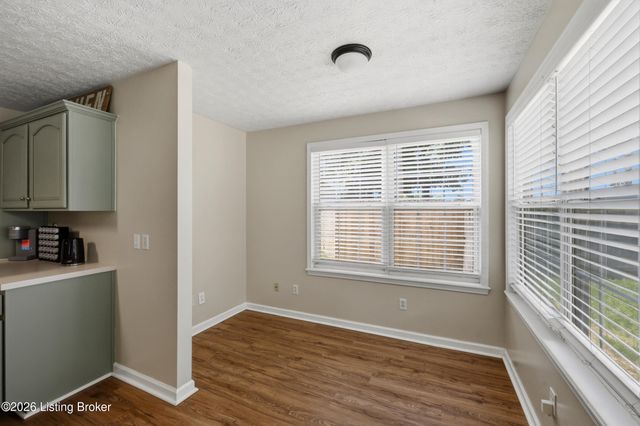 1112 Wood Glen Dr, Frankfort, KY 40601