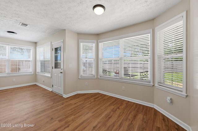 1112 Wood Glen Dr, Frankfort, KY 40601