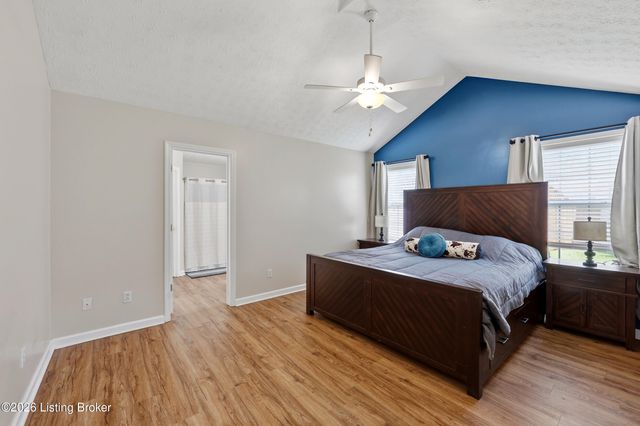 1112 Wood Glen Dr, Frankfort, KY 40601