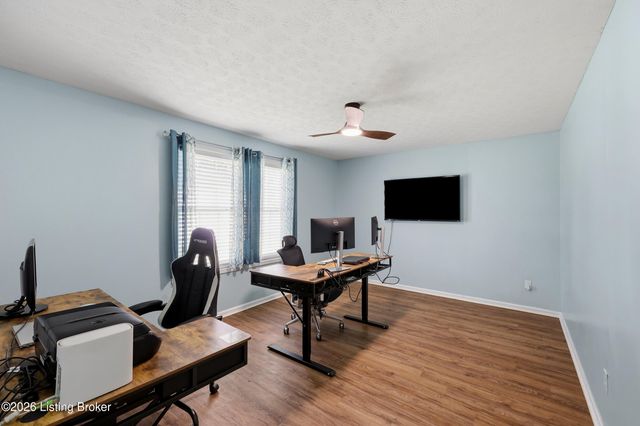 1112 Wood Glen Dr, Frankfort, KY 40601