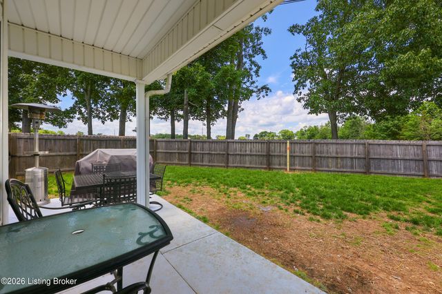 1112 Wood Glen Dr, Frankfort, KY 40601