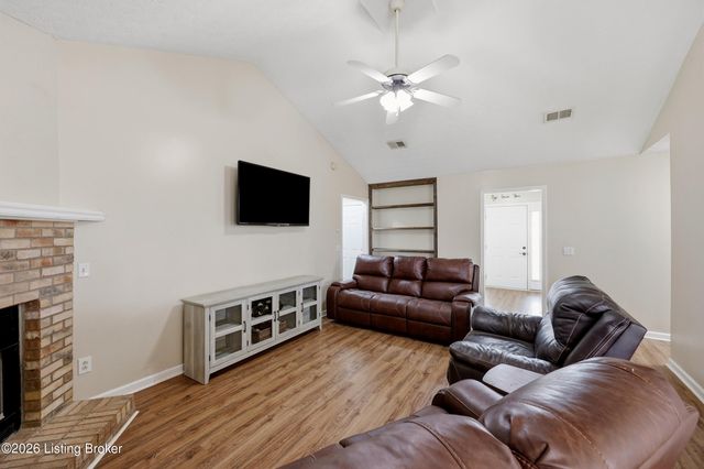 1112 Wood Glen Dr, Frankfort, KY 40601