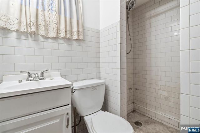 0-22 Saddle River, Fair Lawn, NJ 07410