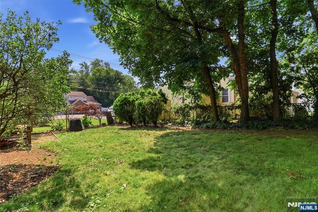 0-22 Saddle River, Fair Lawn, NJ 07410