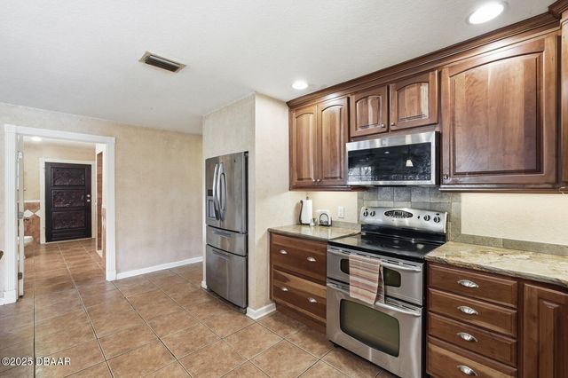 191 Howes Street, Oak Hill, FL 32759