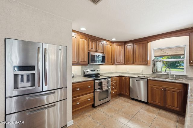 191 Howes Street, Oak Hill, FL 32759