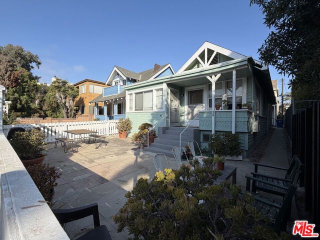 34 Dudley Avenue, Los Angeles, CA 90291