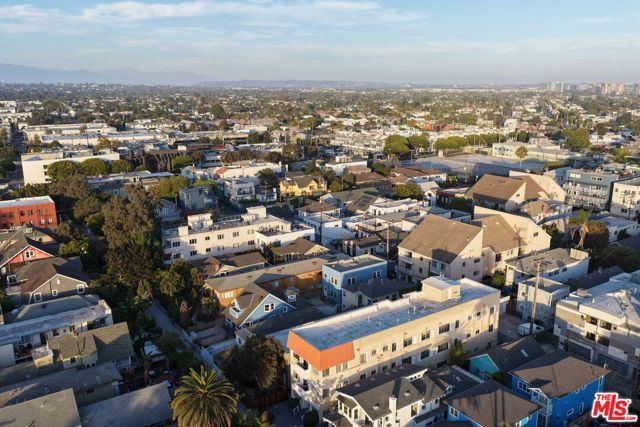 34 Dudley Avenue, Los Angeles, CA 90291
