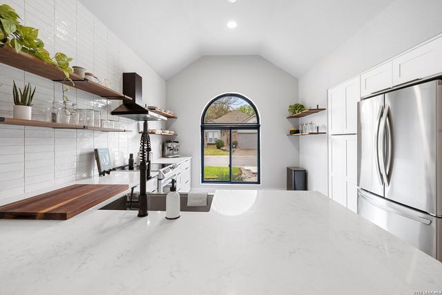 14222 Red Maple Wood, San Antonio, TX 78249