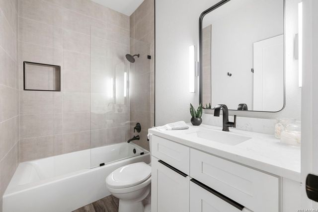 14222 Red Maple Wood, San Antonio, TX 78249