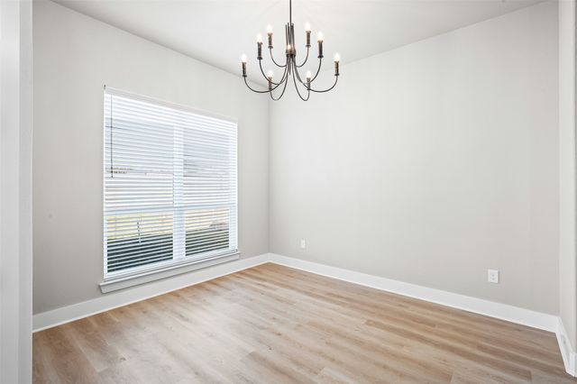 825 Forward Pass Drive, Hewitt, TX 76643