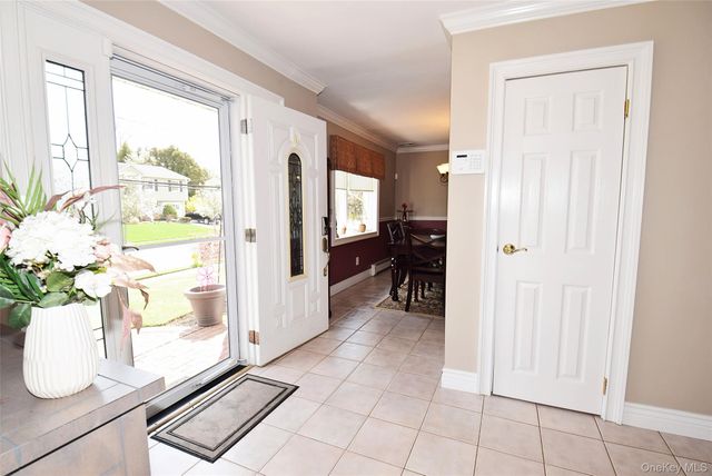 32 Lagoon Place, East Islip, NY 11730