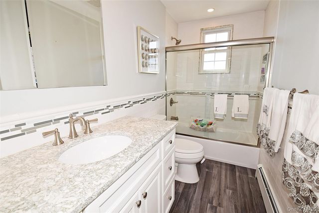 32 Lagoon Place, East Islip, NY 11730