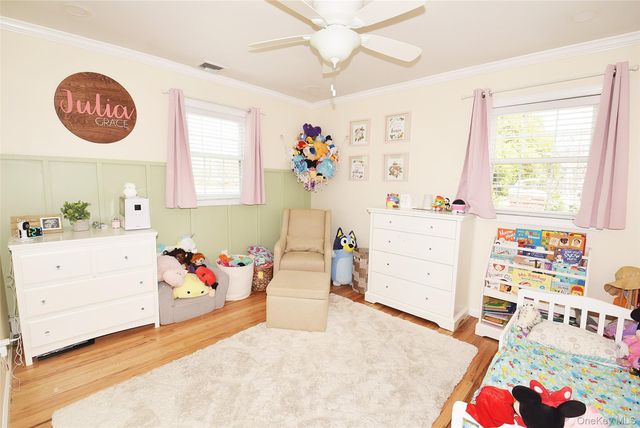 32 Lagoon Place, East Islip, NY 11730