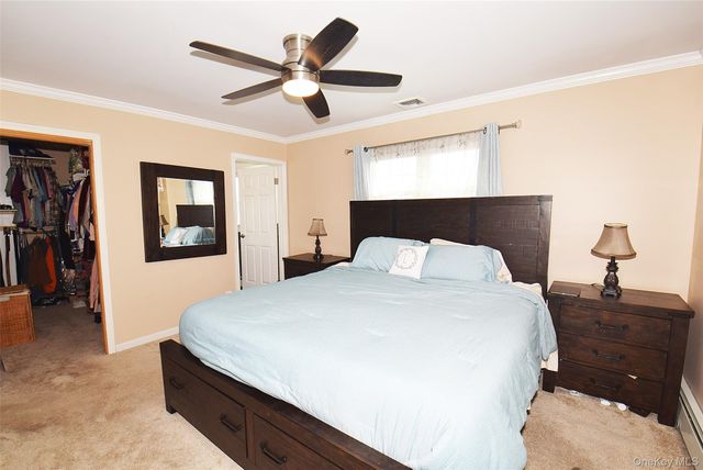 32 Lagoon Place, East Islip, NY 11730