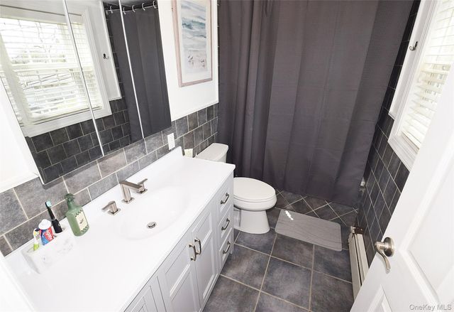 32 Lagoon Place, East Islip, NY 11730