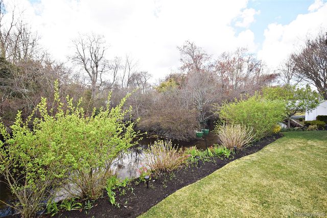 32 Lagoon Place, East Islip, NY 11730