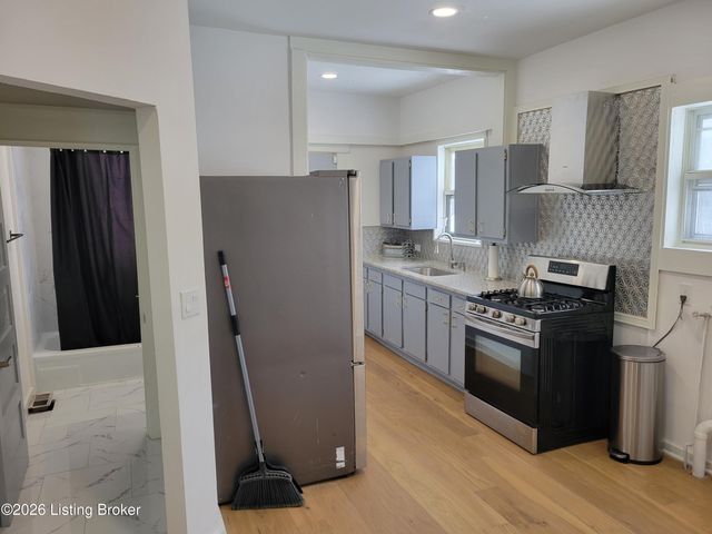 2150 W Lee St, Louisville, KY 40210